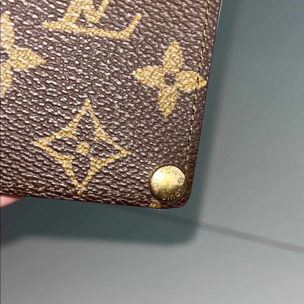 Louis Vuitton Brown Canvas Monogram Card & Photo Holder - Picture 5 of 7